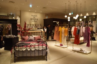 モデルの梨花が手掛ける｢メゾン ド リーファー｣（２階）。カフェ業態を含めたフルコンテンツでの出店は、東京代官山以外で初
